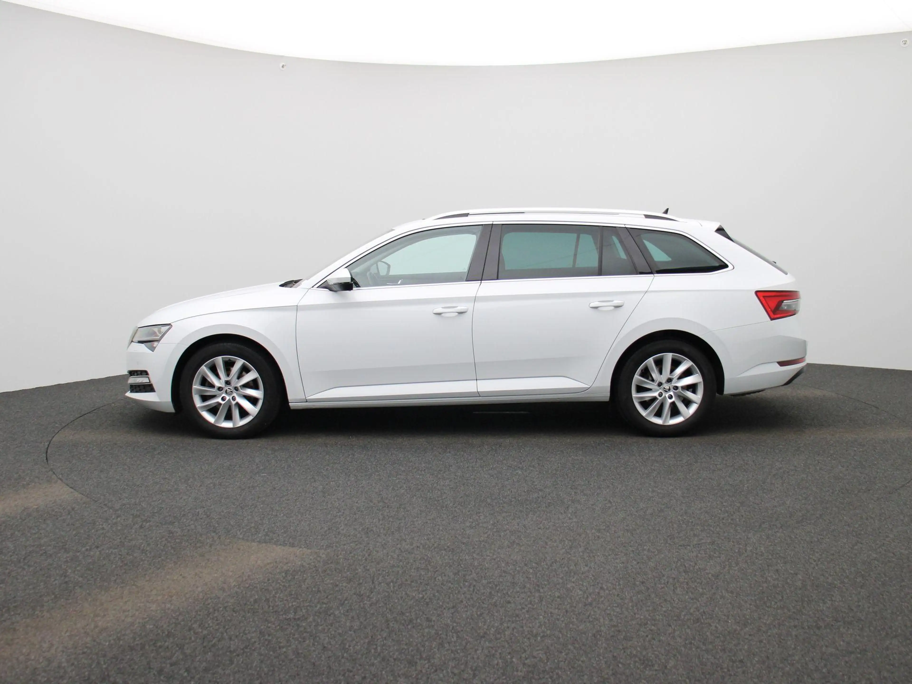 Skoda Superb 2.0 TDI SCR 140kW DSG 4x4 STYLE COMBI | Camera | P — photo 5