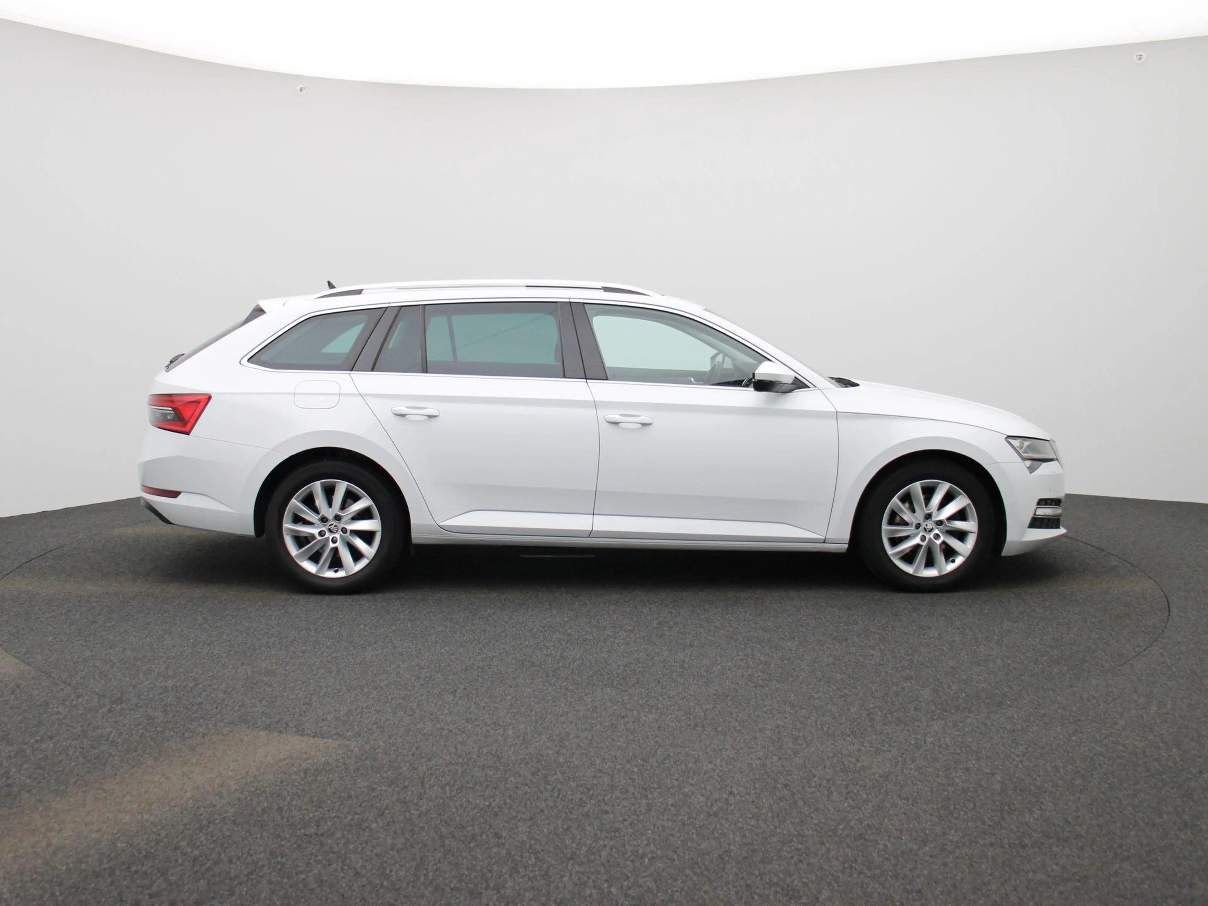 Skoda Superb 2.0 TDI SCR 140kW DSG 4x4 STYLE COMBI | Camera | P — photo 7