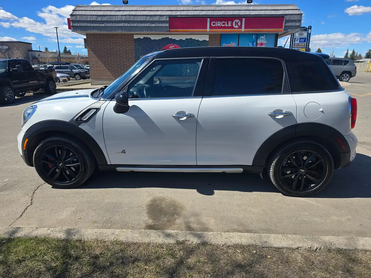 MINI Cooper Countryman снимка MINI Cooper Countryman
