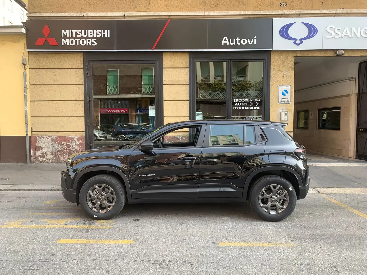 Jeep Avenger 1.2 Turbo MHEV Altitude Fekete - 2