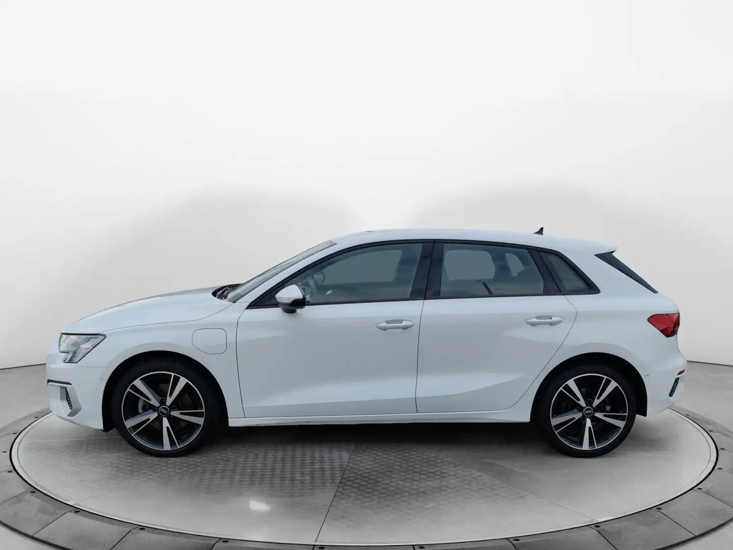 Audi A3 40 TFSI e S-Tronic Advanced, LED, C Weiß - 2