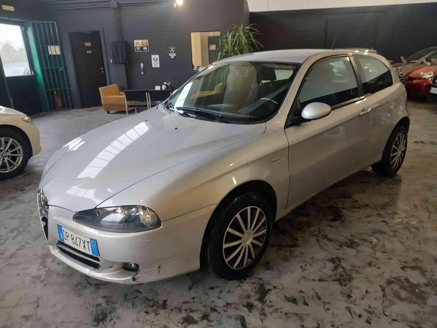 Alfa Romeo 147 1.9 JTD M-JET 16V 3 porte Exclusive Argintiu - 1