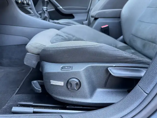 Volkswagen Golf view 24