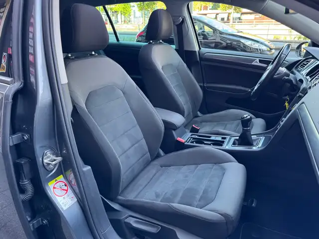 Volkswagen Golf view 14