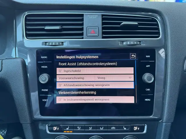Volkswagen Golf view 18