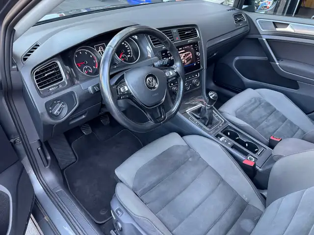 Volkswagen Golf view 12