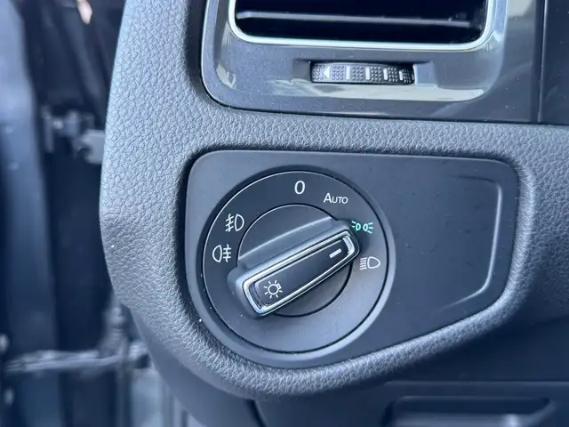 Volkswagen Golf view 25