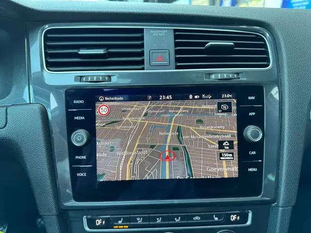 Volkswagen Golf view 17