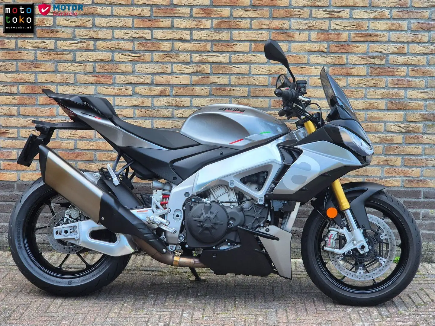 Aprilia Tuono V4 1100 Gris - 2