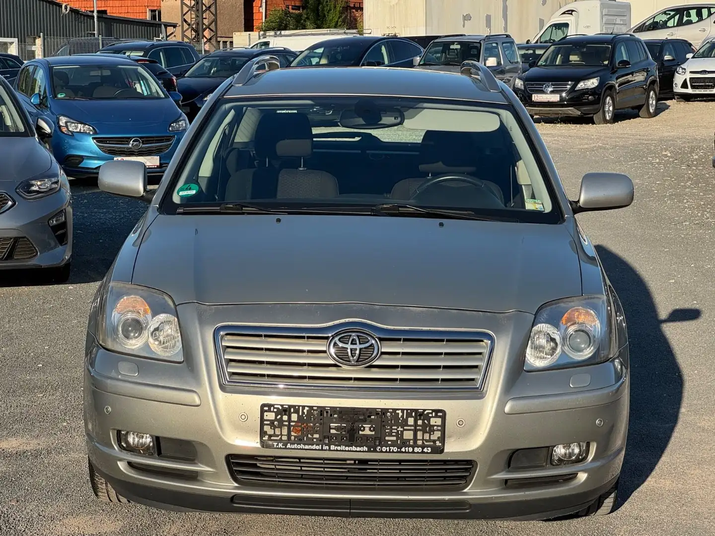 Toyota Avensis Kombi 2.0 Executive/AHK/XENON Silber - 2