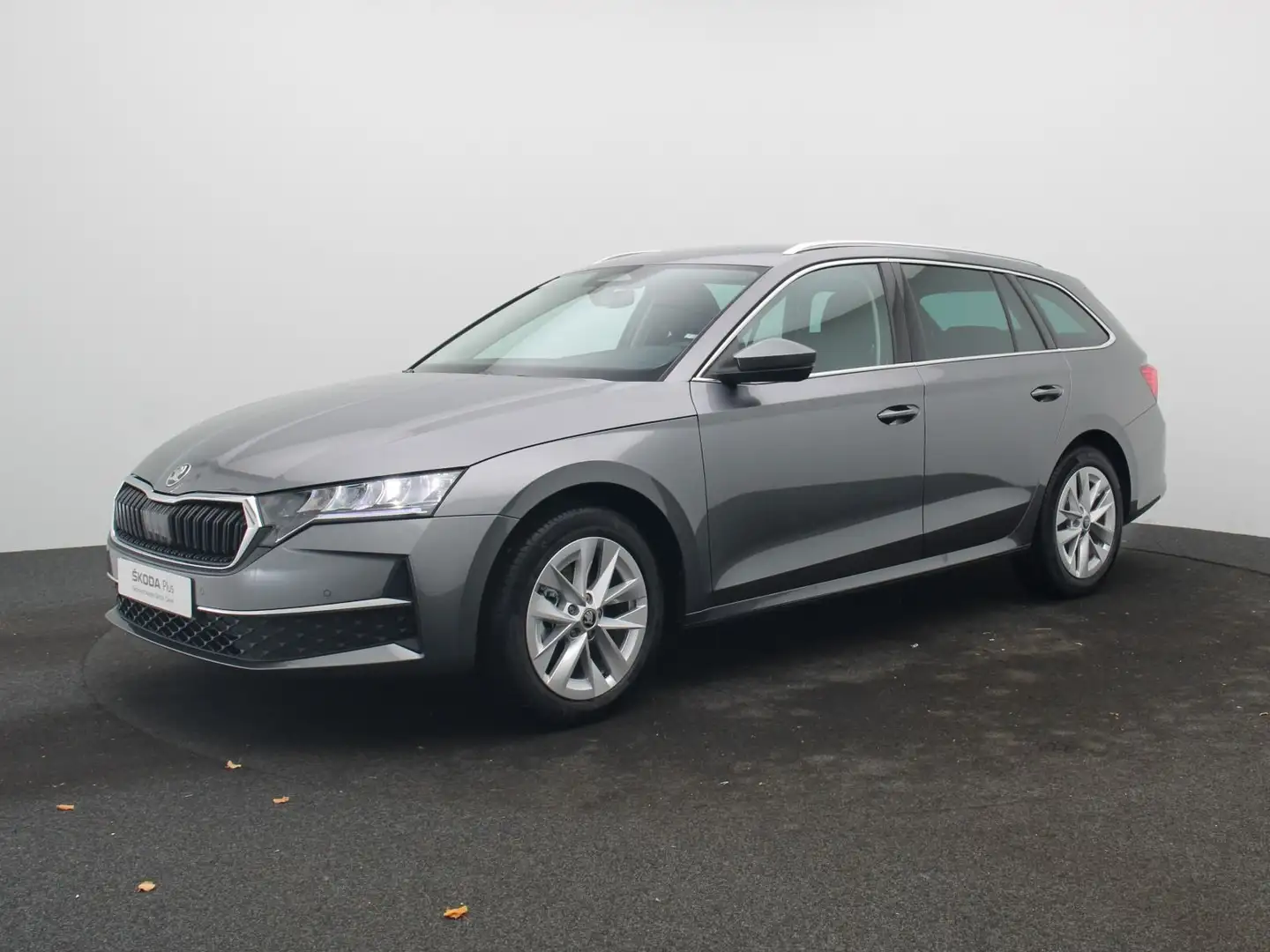 Skoda Octavia Selection 1.5 eTSI DSG / Navi, AHK, LED Grau - 2