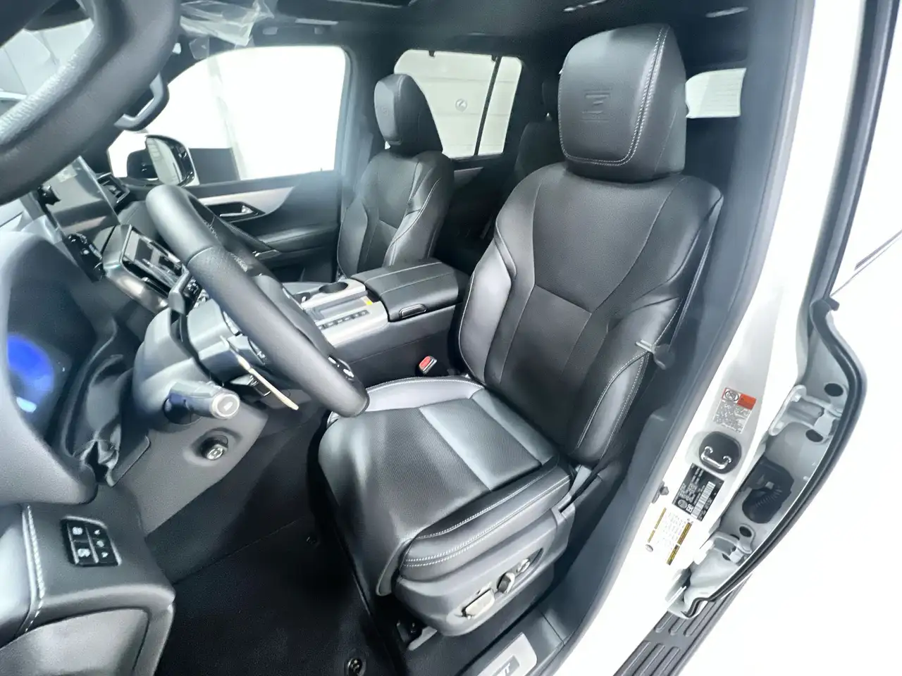 Lexus LX 600 снимка Lexus LX 600