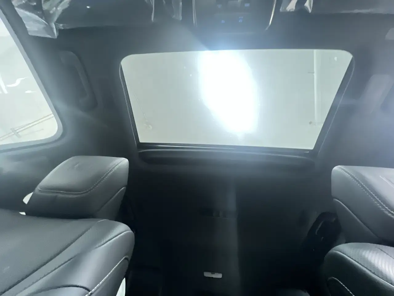 Lexus LX 600 снимка Lexus LX 600