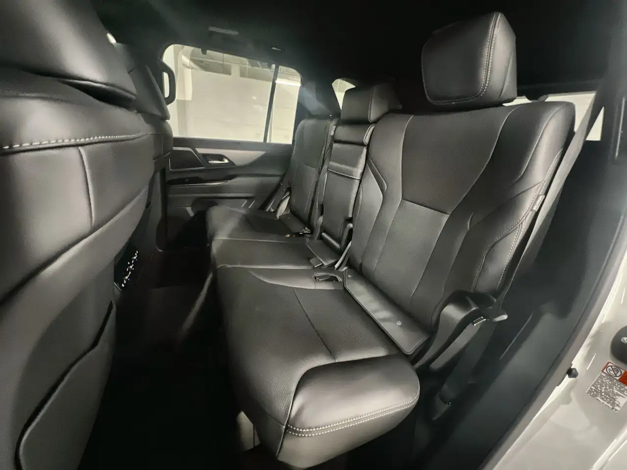 Lexus LX 600 снимка Lexus LX 600