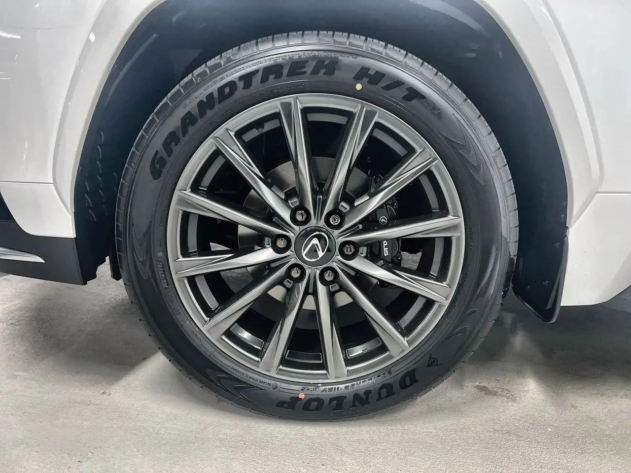 Lexus LX 600 снимка Lexus LX 600