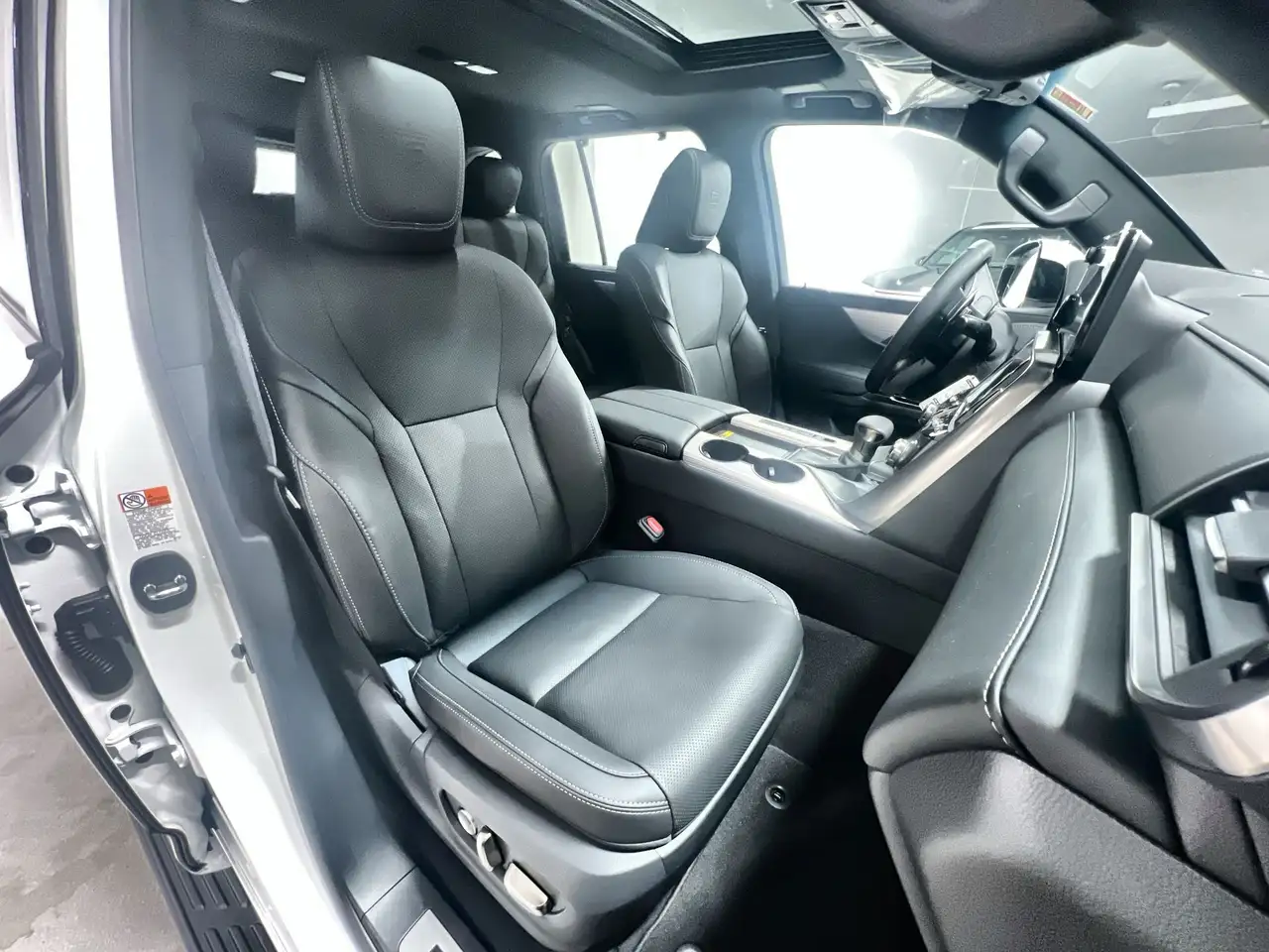 Lexus LX 600 снимка Lexus LX 600