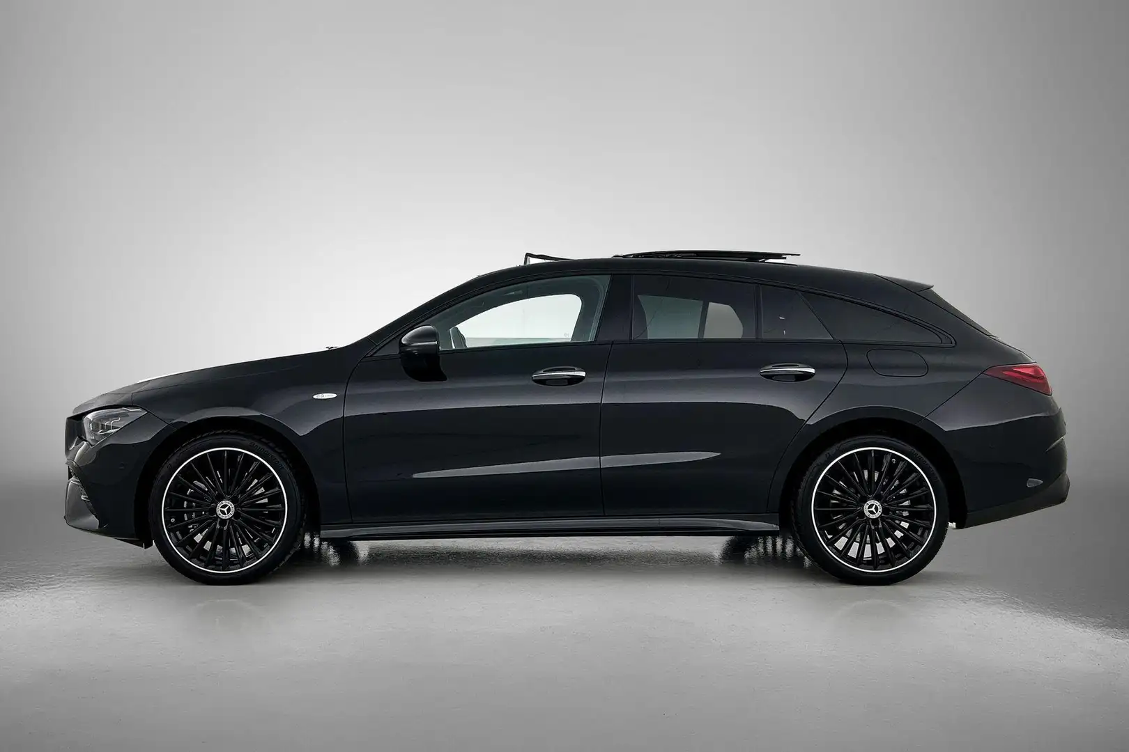 Mercedes-Benz CLA 250 CLA 250e Shooting Brake AMG Line | Premium Plus Pa Zwart - 2
