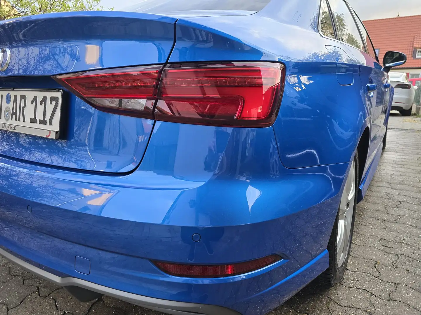 Audi A3 35 TFSI sport Blau - 1