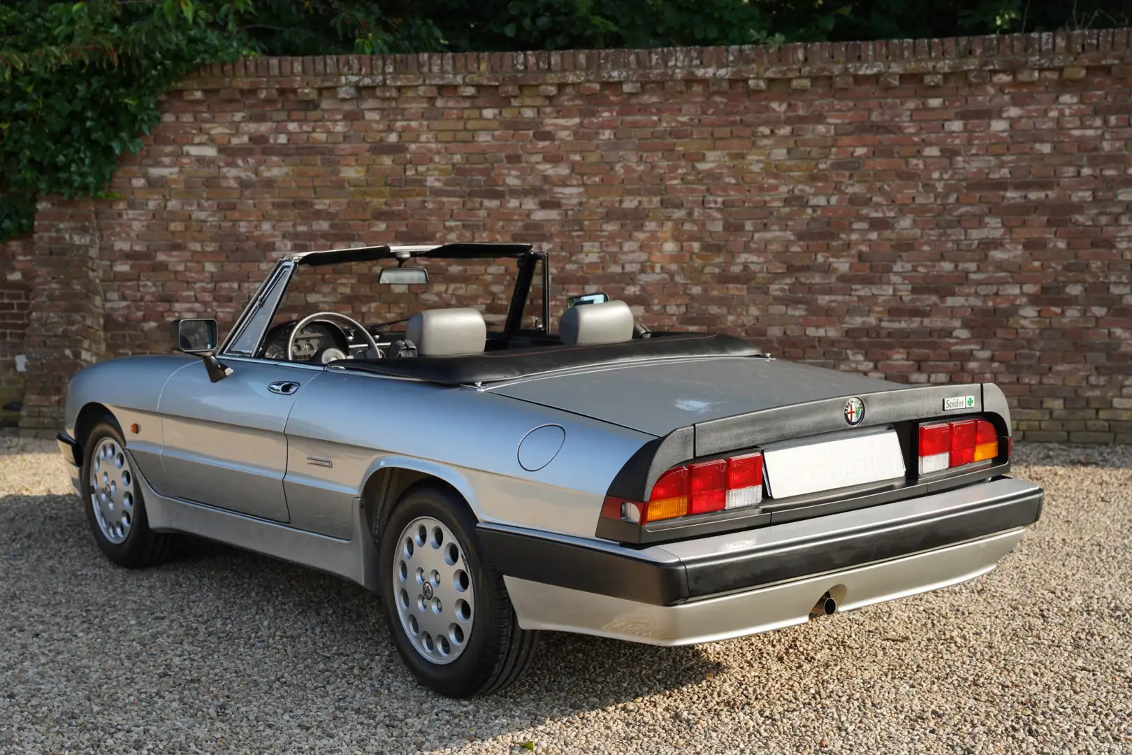 Alfa Romeo Spider 2.0 QV "29.400 kilometers" Low kilometers example, Zilver - 2