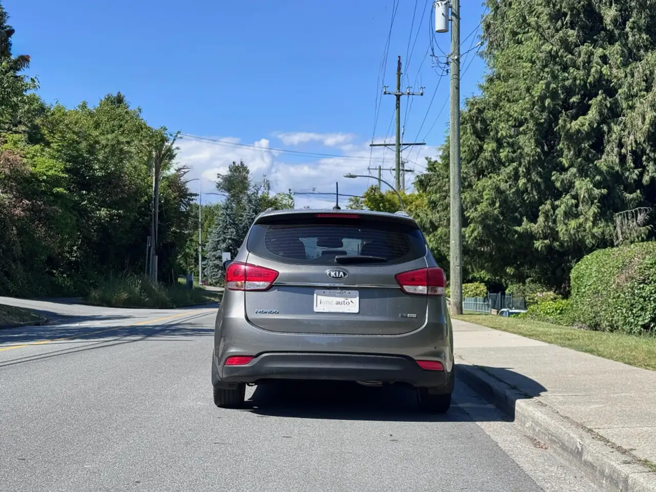 Kia Rondo снимка Kia Rondo