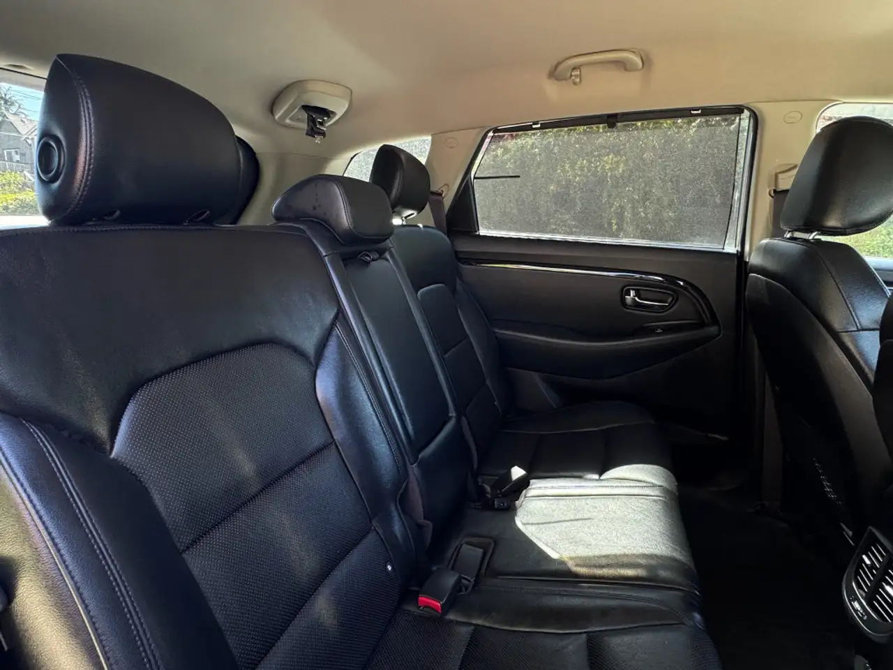 Kia Rondo снимка Kia Rondo