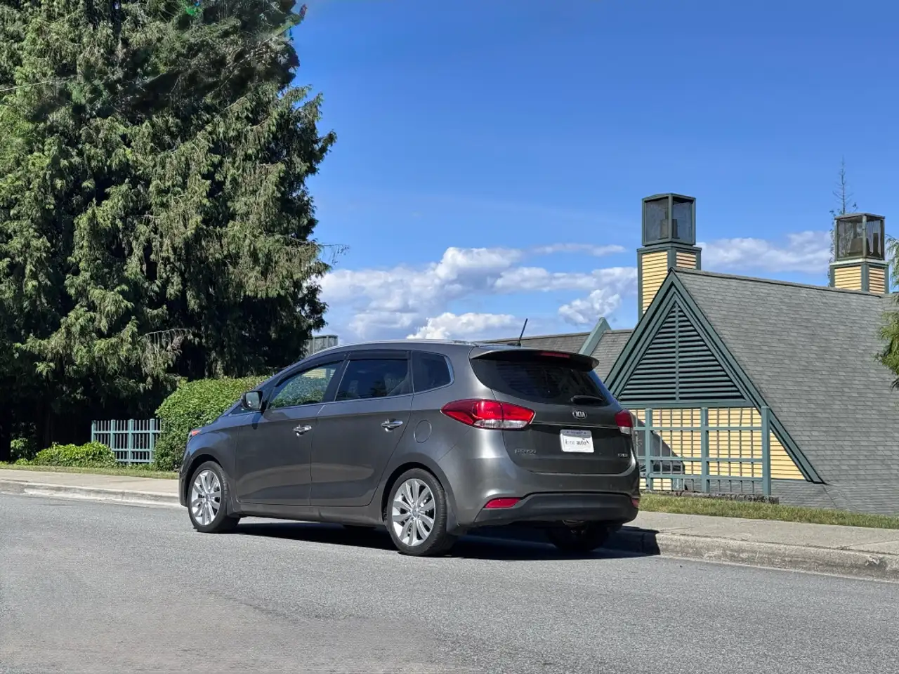 Kia Rondo снимка Kia Rondo