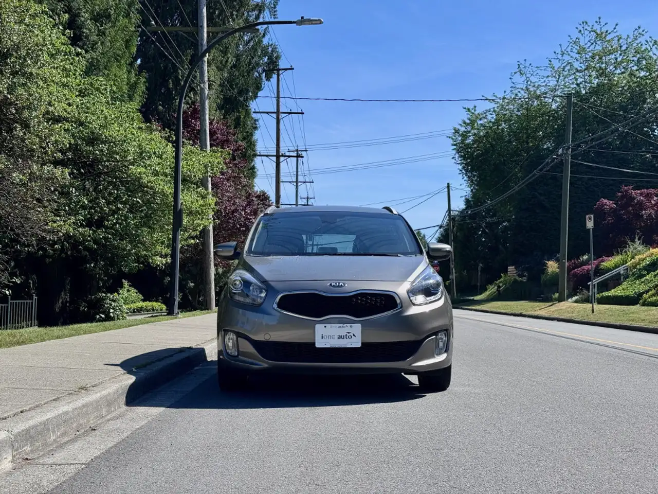 Kia Rondo снимка Kia Rondo