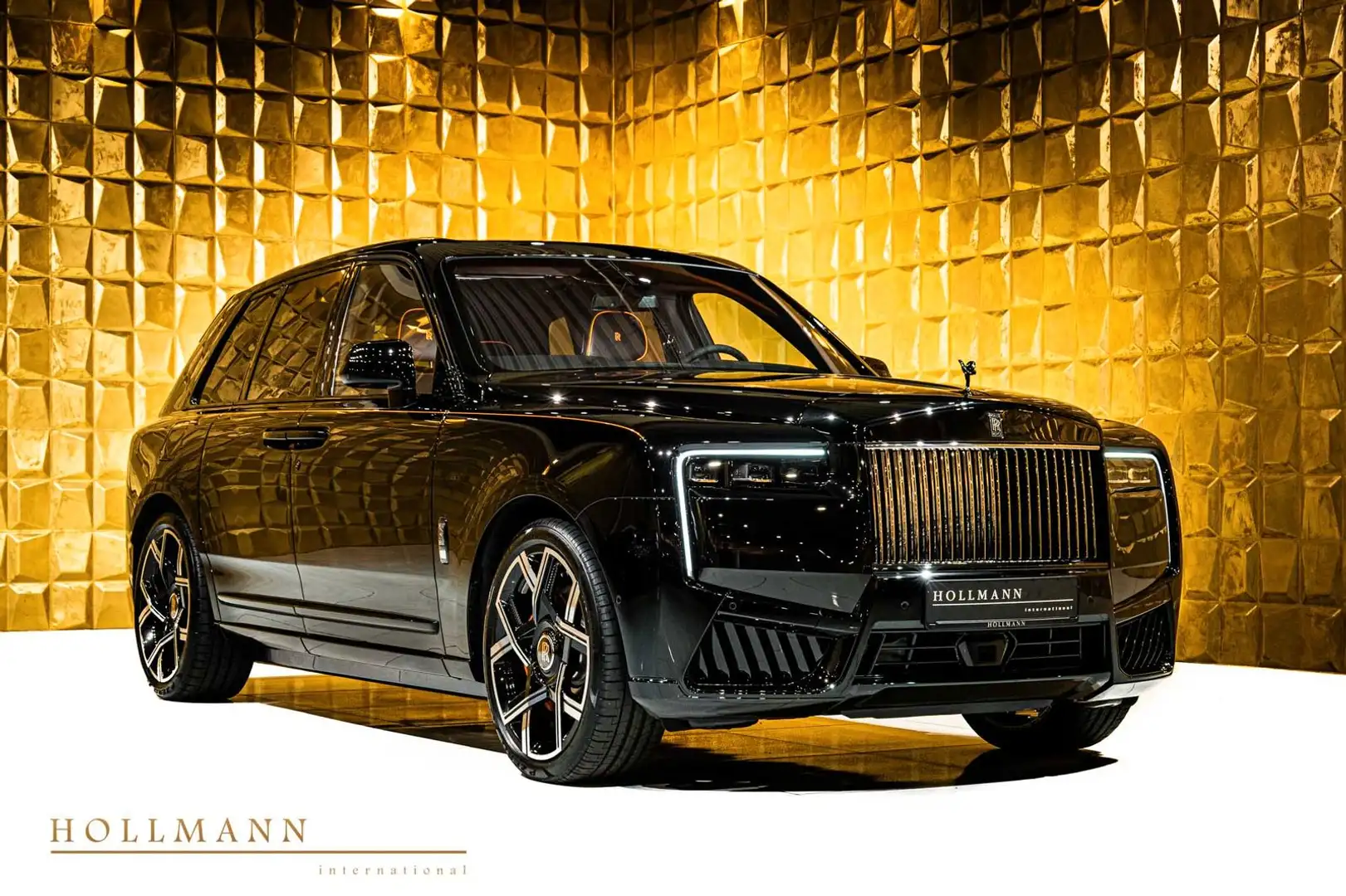 Rolls-Royce Cullinan SERIES II +BLACK BADGE+ Чёрный - 1