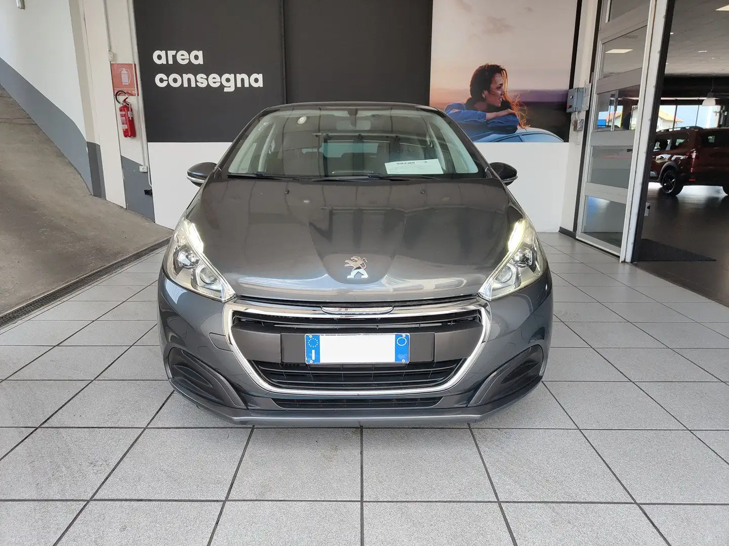 Peugeot 208 BlueHDi 75cv 5 porte Active Grau - 2