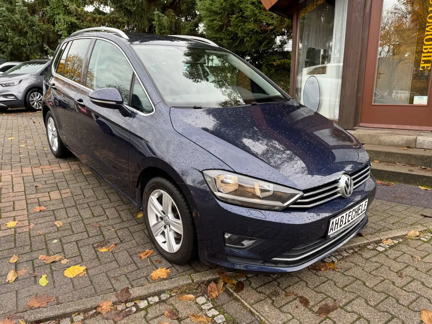 Volkswagen Golf Sportsvan VII Highline Autom AHK ACC 1Hand Blau - 2