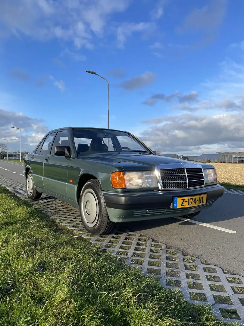 Mercedes-Benz 190 E Groen - 1