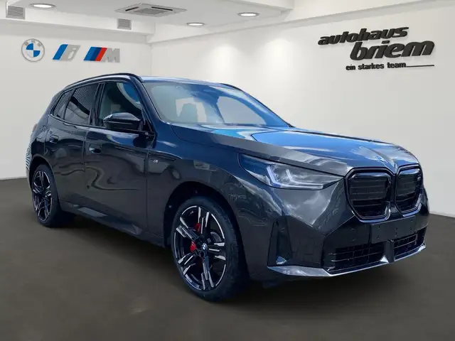 BMW X3 M view 2