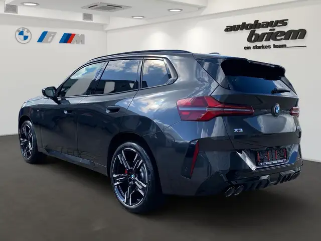 BMW X3 M view 4