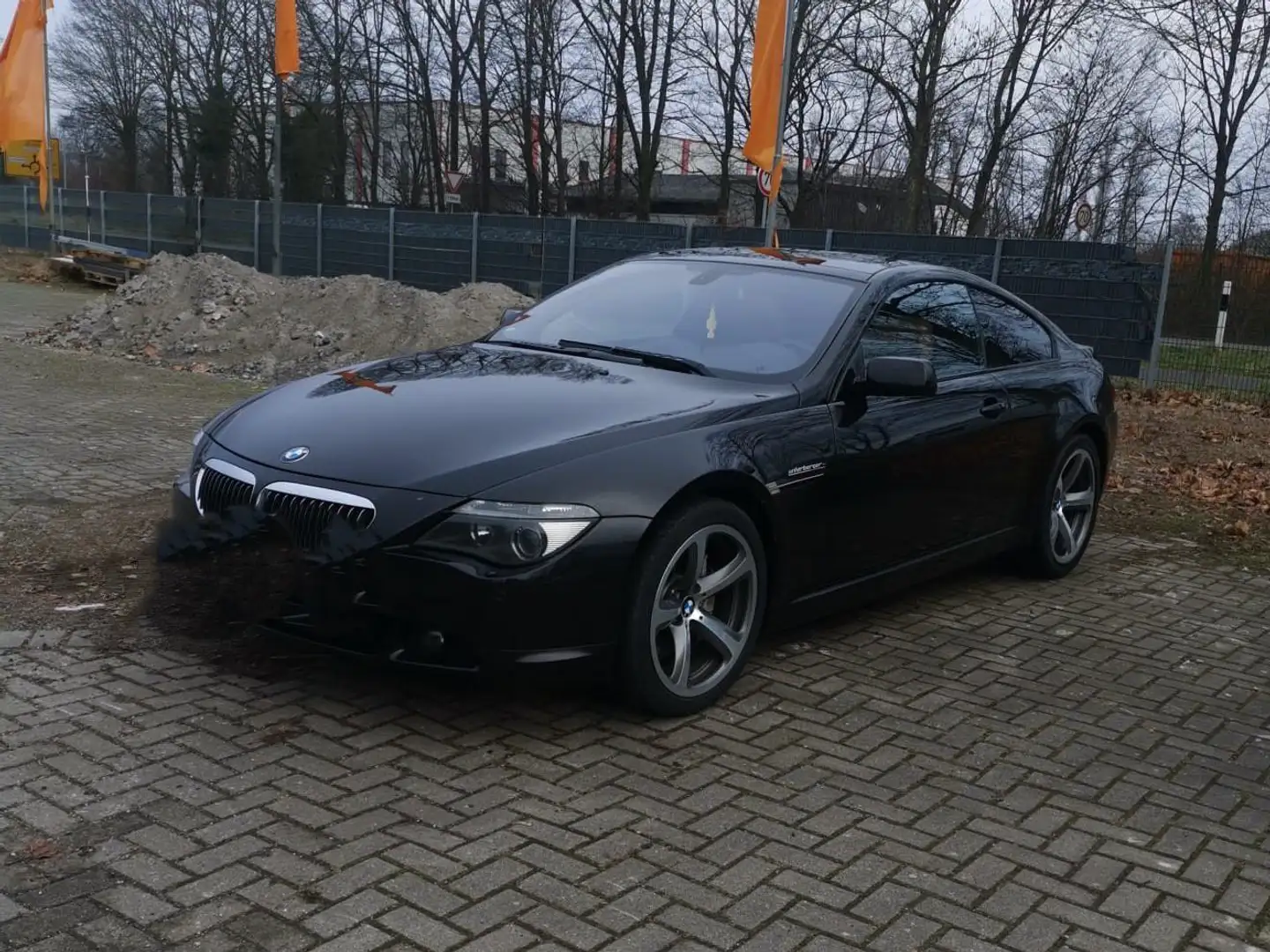 BMW 650 6er i Aut. crna - 2
