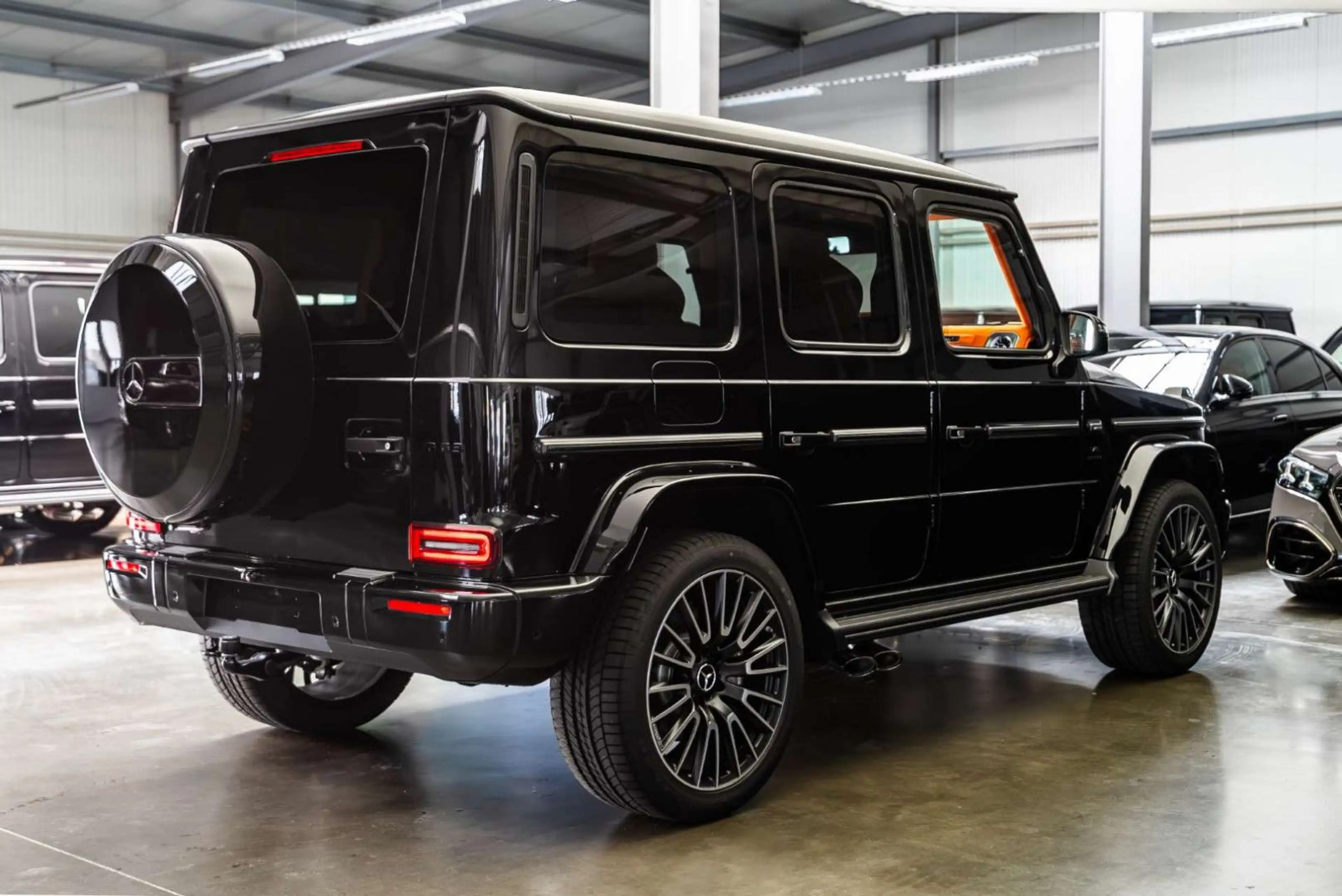 Mercedes-Benz G 63 AMG / FULL MAGNUM ORANGE SPORT SEATS — photo 12