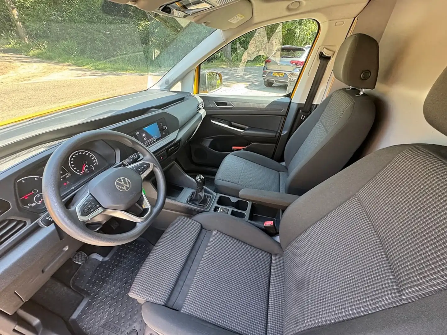 Volkswagen Caddy 2.0 TDI Trend airco,trekhaak,pdc,cruise Geel - 2