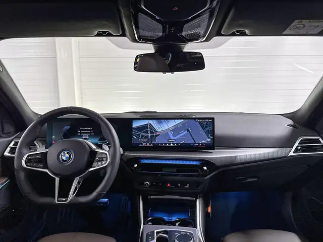 BMW 3 Series view 11