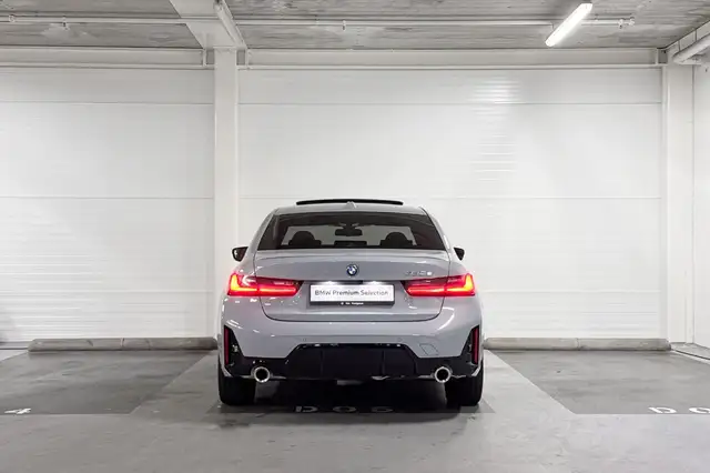 BMW 3 Series view 7