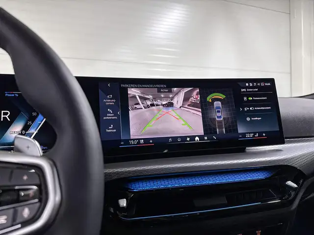 BMW 3 Series view 14