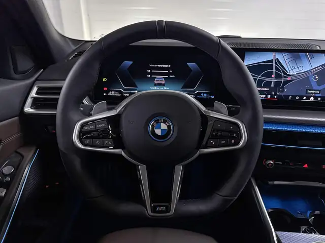 BMW 3 Series view 12