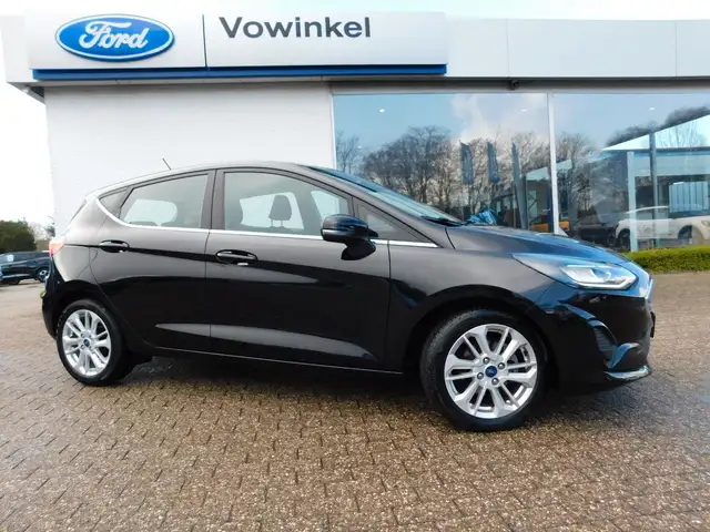 Ford Fiesta TITANIUM EcoBoost Hybrid+LED+iACC+WinterP