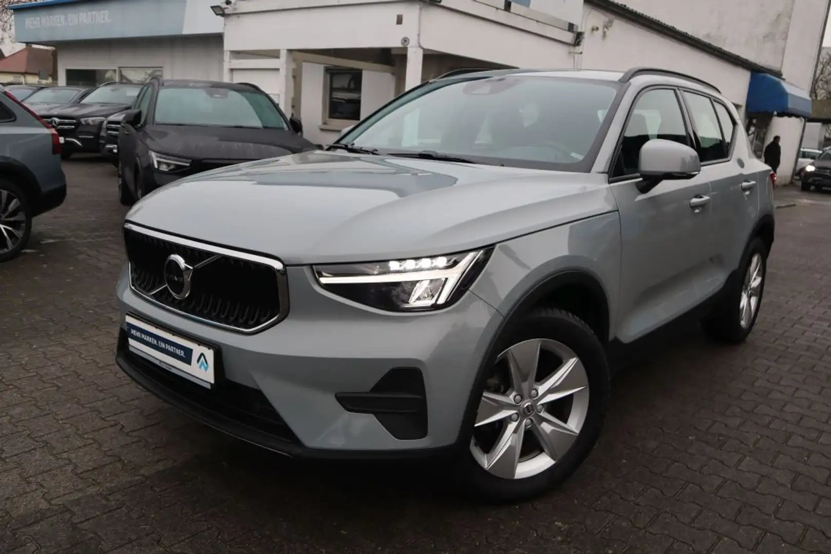 Volvo XC40 XC40 T2 Essential Aut.|AHK|NAVI|SHZG|PDC| - 1