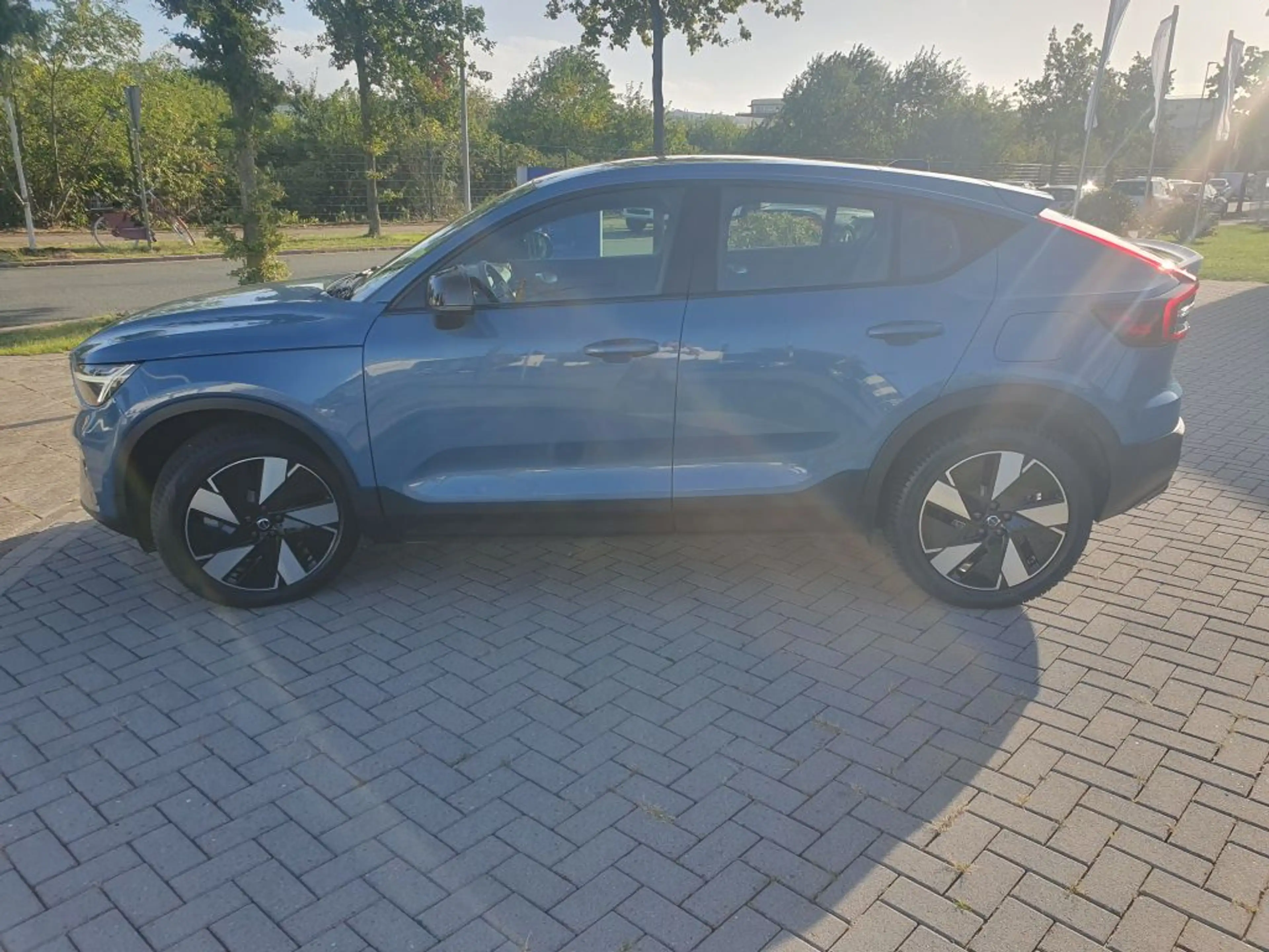 Volvo C40 Recharge 82 kWh Extended Range RWD Ultimate — photo 6