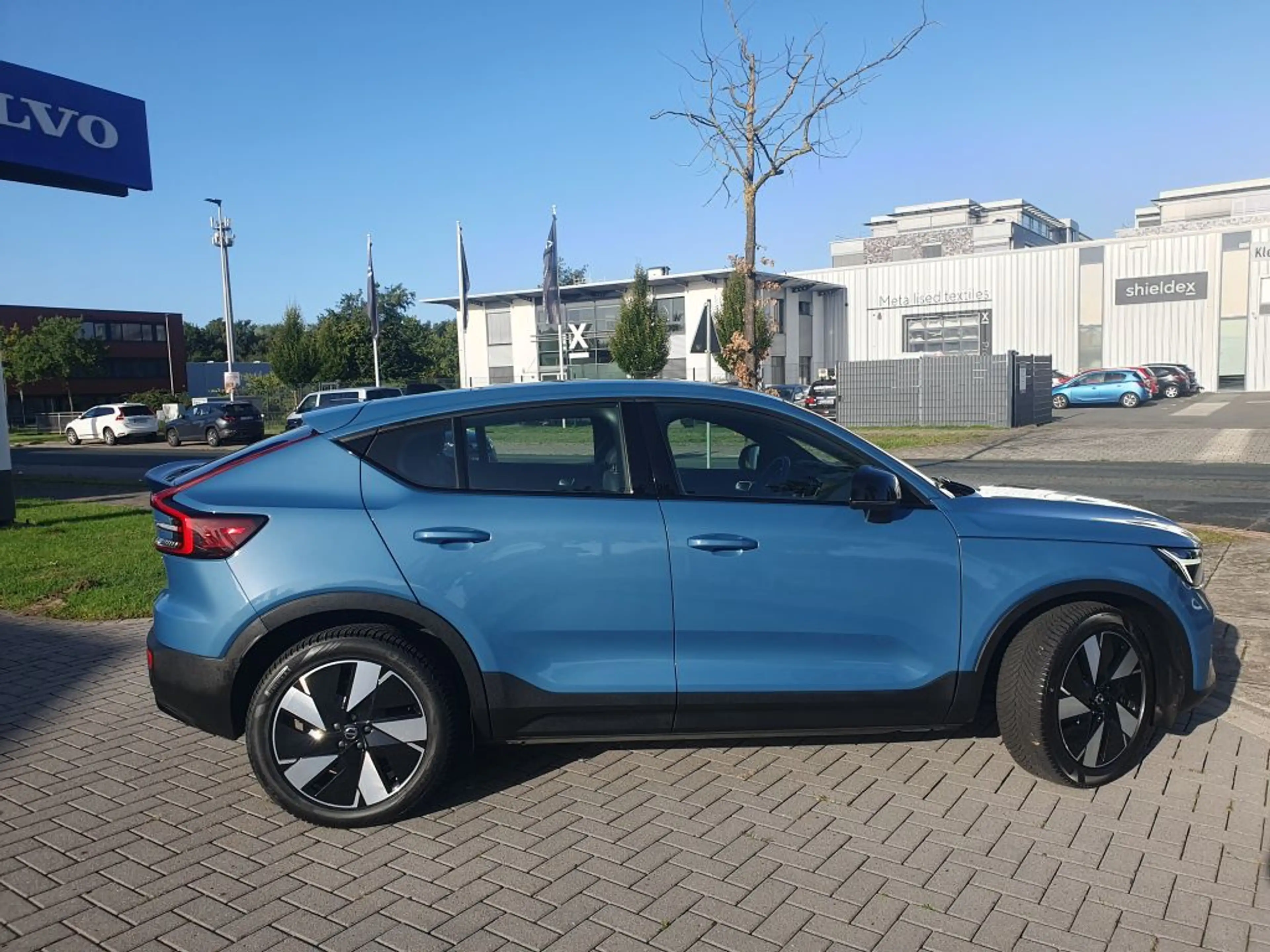 Volvo C40 Recharge 82 kWh Extended Range RWD Ultimate — photo 10