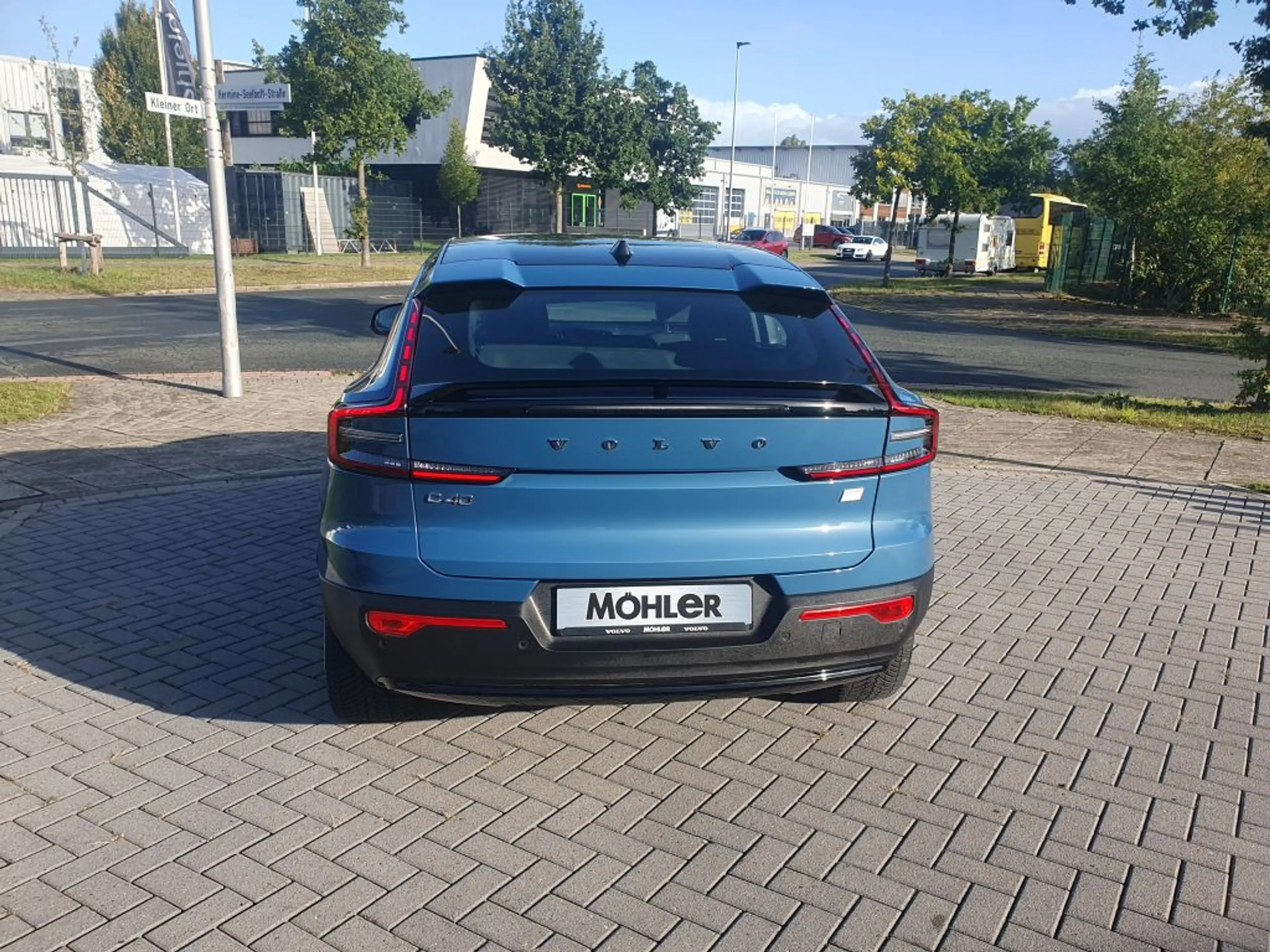 Volvo C40 Recharge 82 kWh Extended Range RWD Ultimate — photo 8
