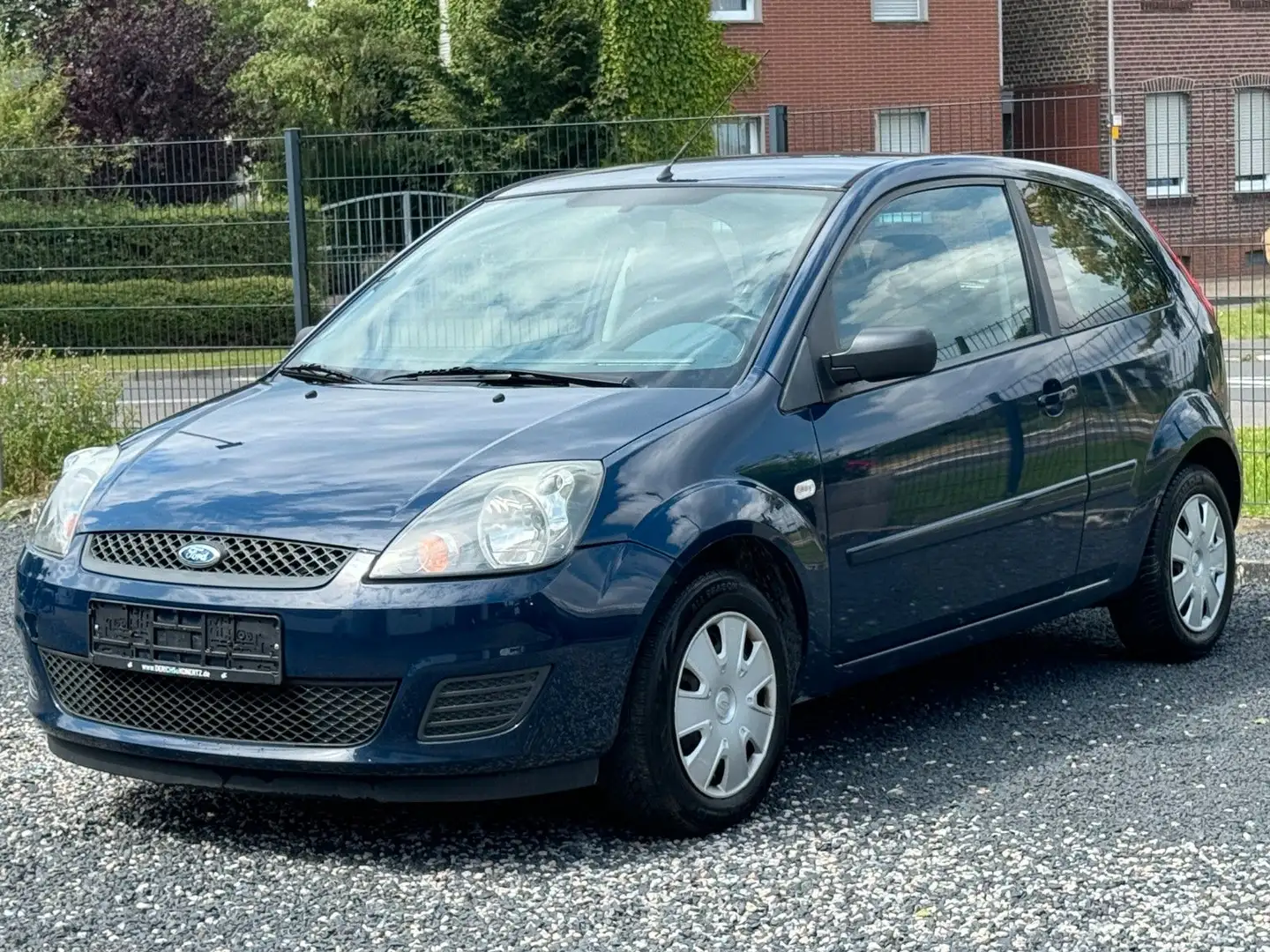 Ford Fiesta Style Klima TÜV 02.26 Blau - 1