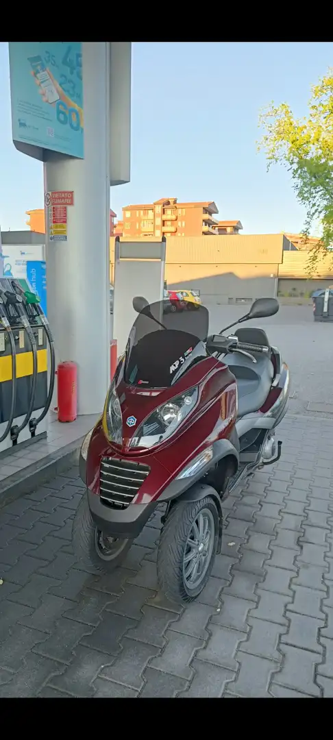 Piaggio MP3 250 IE Roşu - 1