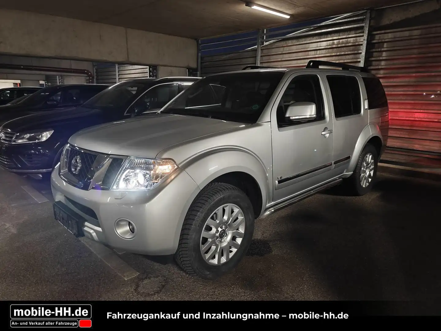Nissan Pathfinder 3.0 dCi LE*VOLL*1 HAND* Silber - 1
