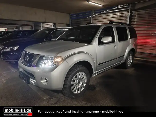 Nissan Pathfinder 3.0 dCi LE*VOLL*1 HAND*