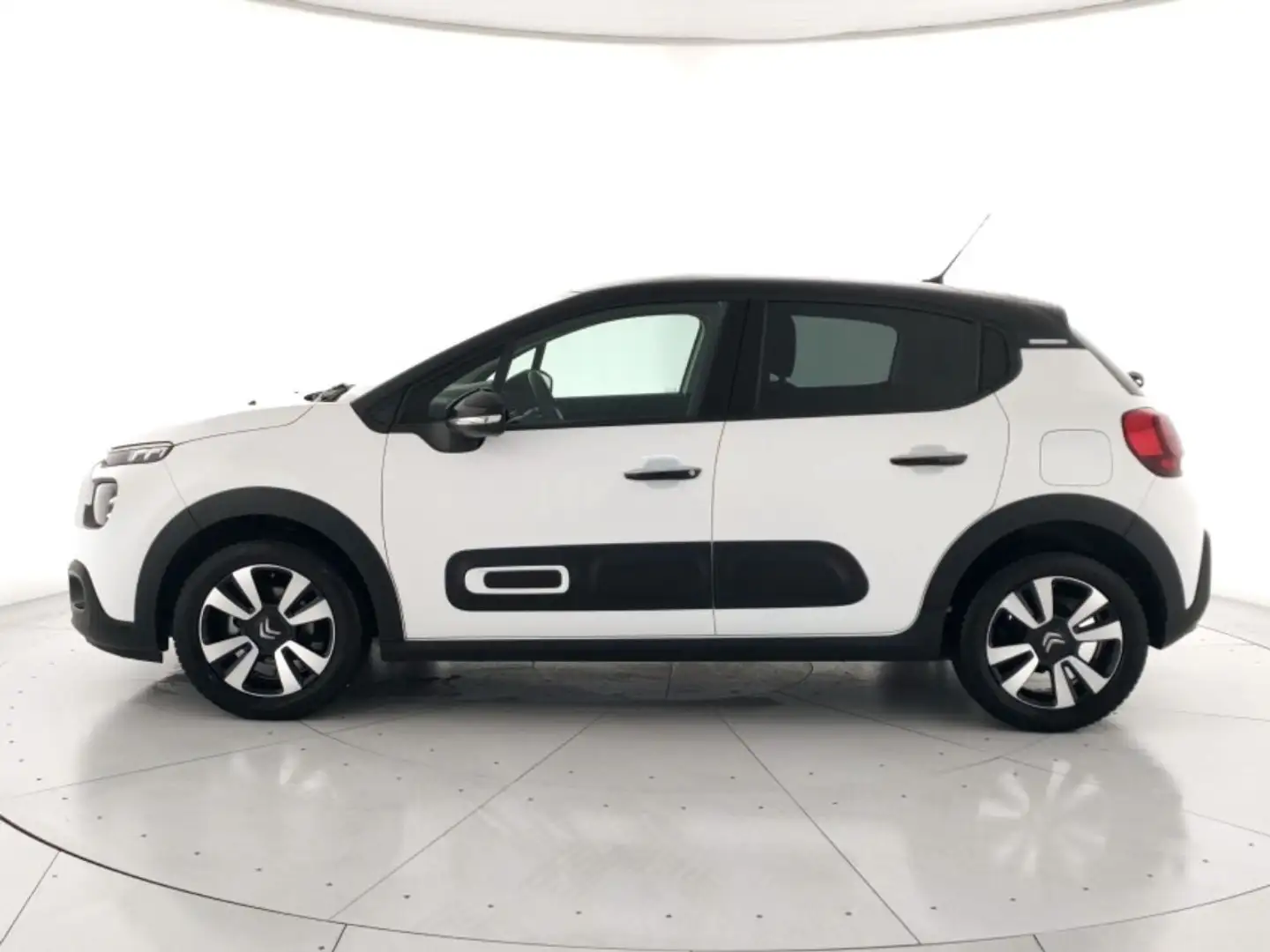 Citroen C3 1.2 puretech Shine s&s 83cv Wit - 2